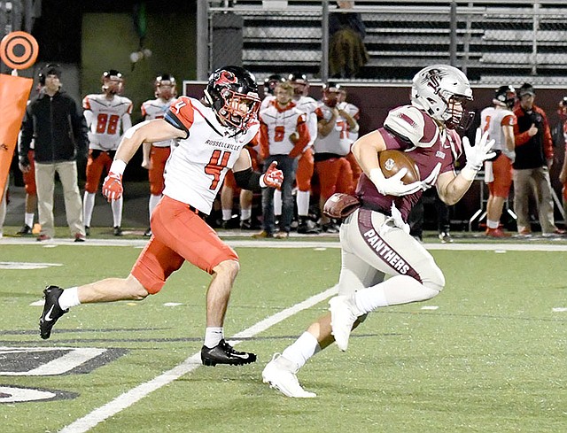 Bud Sullins/Special to the Herald-Leader Siloam Springs senior Spenser Pippin runs with the ball after making a catch last Friday against Russellville.