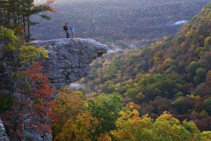 As visitors flock to Northwest Arkansas to see the fall foliage, the crowds have caused increased traffic congestion and parking problems, authorities said.