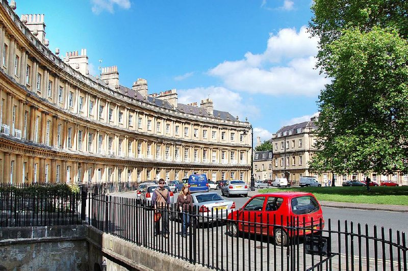 To imagine you’re one of Bath’s upper crust, cruise along the Circus, stately buildings that evoke the wealth and gentility of the town’s glory days. 