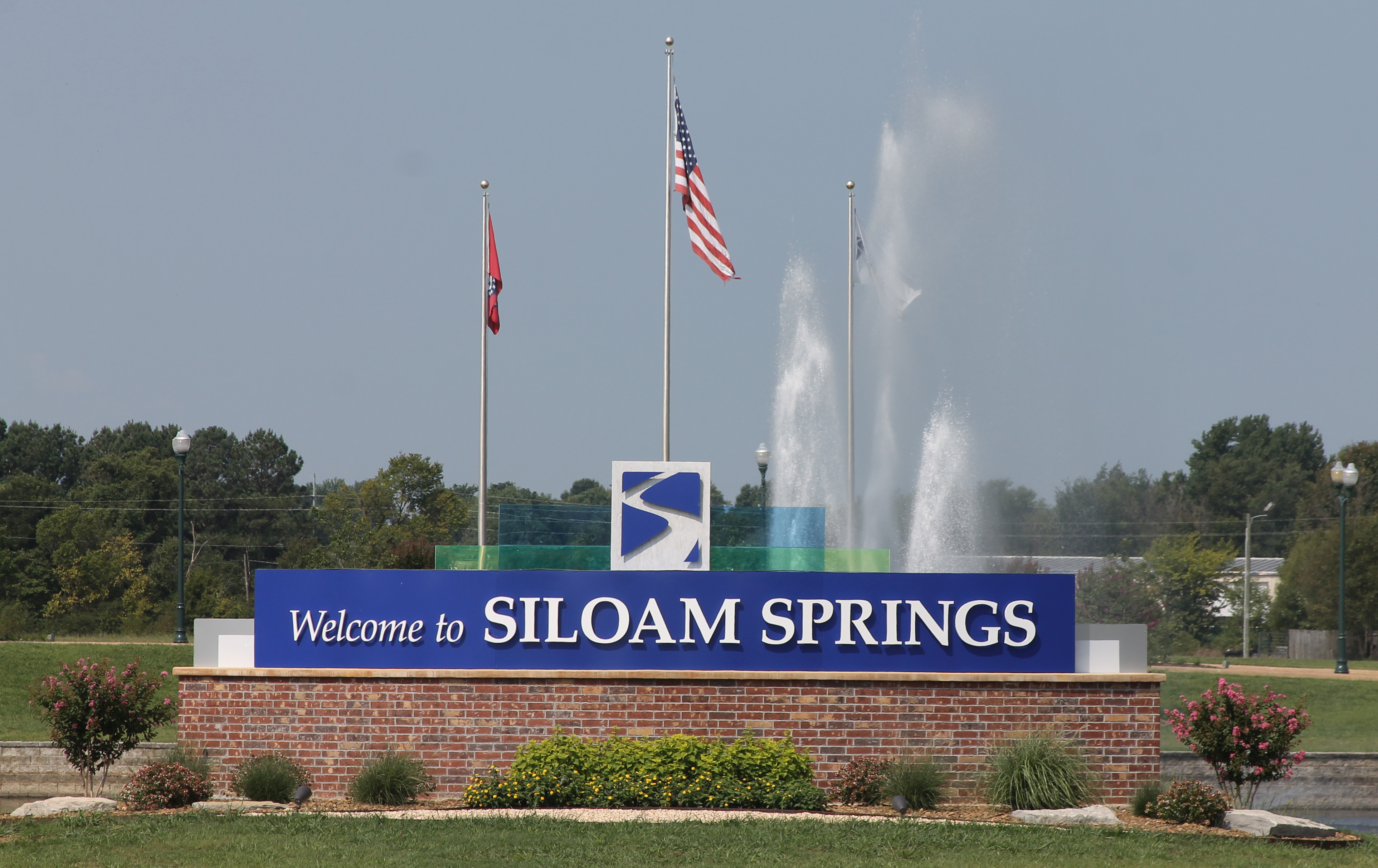 Ramey, Lundstrum honored for work to help Siloam Springs - Vimarsana News