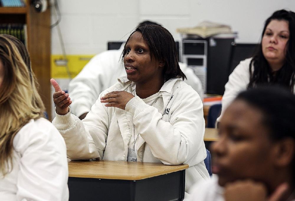 State partnering colleges with prisons; U.S. experiment studies
