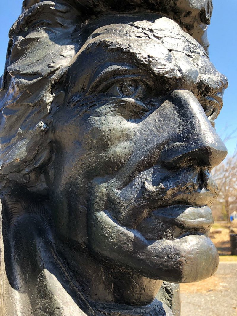 Sasha Alexandrovich Stanislav Schnittmann created a bronze bust of Count Casimir Pulaski in1961. 