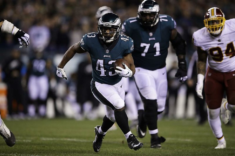 Darren Sproles of the Philadelphia Eagles scored on a 14-yard  touchdown run in the Eagles’ 28-13 victory over the Washington Redskins on Monday night. 