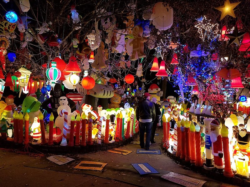 'Inflatables house' in North Little Rock hosts Christmas display for ...