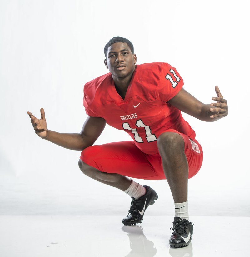 NWA Democrat-Gazette/BEN GOFF @NWABENGOFF Anthony Travis of Fort Smith Northside, division I football defensive player of the year, poses for a photo Tuesday, Dec. 11, 2018, at the Northwest Arkansas Democrat-Gazette studio in Springdale.