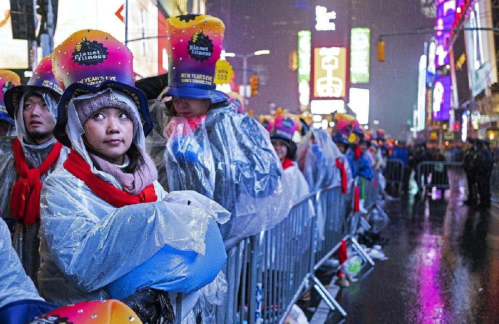 Times Square revelers brace for New Year's Eve rain