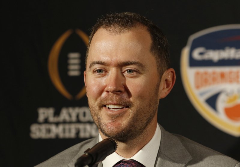 Oklahoma head coach Lincoln Riley speaks at an NCAA college football news conference in Fort Lauderdale, Fla., Friday, Dec. 28, 2018. 