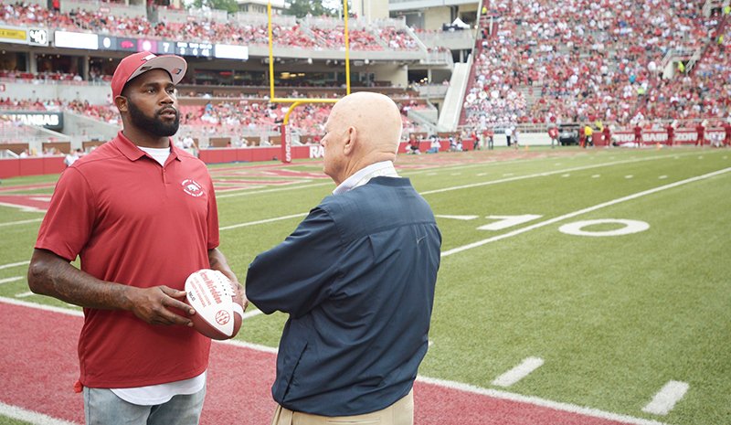 Arkansas Razorback Legend Darren McFadden Enters the NFF College Football  Hall of Fame - Arkansas Fight