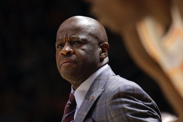 Arkansas head coach Mike Anderson looks to the court in the first half of an NCAA college basketball game against Tennessee, Tuesday, Jan. 15, 2019, in Knoxville, Tenn. (AP Photo/Shawn Millsaps)