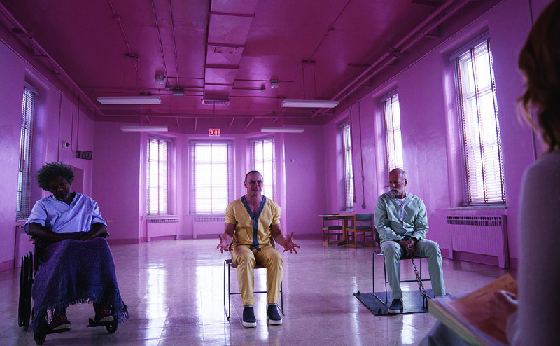 Elijah Price (Samuel L. Jackson), Kevin Wendell Crumb (James McAvoy) and David Dunn (Bruce Willis) are held  in a psychiatric hospital as a psychiatrist  tries  to convince  them  they’re  just  like everybody else in M. Night Shyamalan’s Glass.