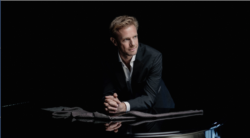 Pianist Andrew Von Oeyen
