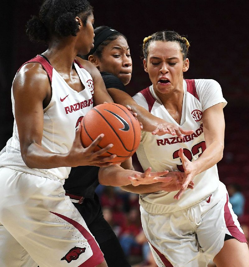 Fourth-quarter crash ruins Arkansas' chance at upset
