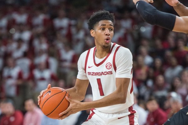 Men's basketball player profiles | Whole Hog Sports