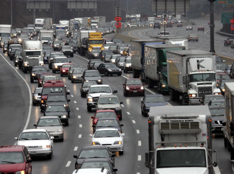 File photo of traffic on the I-270 Spur on the 495 Capital Beltway in Bethesda, Md., in 2006. MUST CREDIT: Washington Post photo by Linda Davidson.