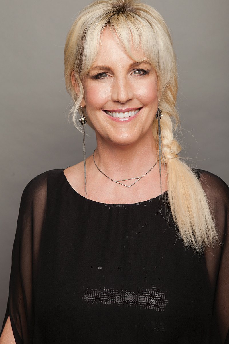 Environmental advocate Erin Brockovich is this year’s special guest for the annual Benton Area Chamber of Commerce banquet. The banquet is scheduled for 6:30 p.m. Tuesday at the Benton Event Center. 