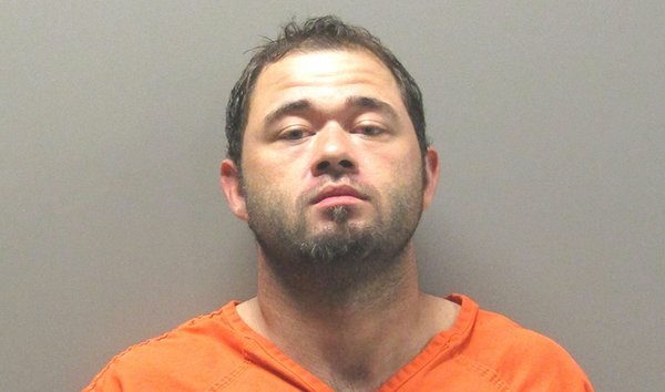 Man Arrested For Allegedly Ramming Ex Girlfriends Car Off Road With Truck Hot Springs 