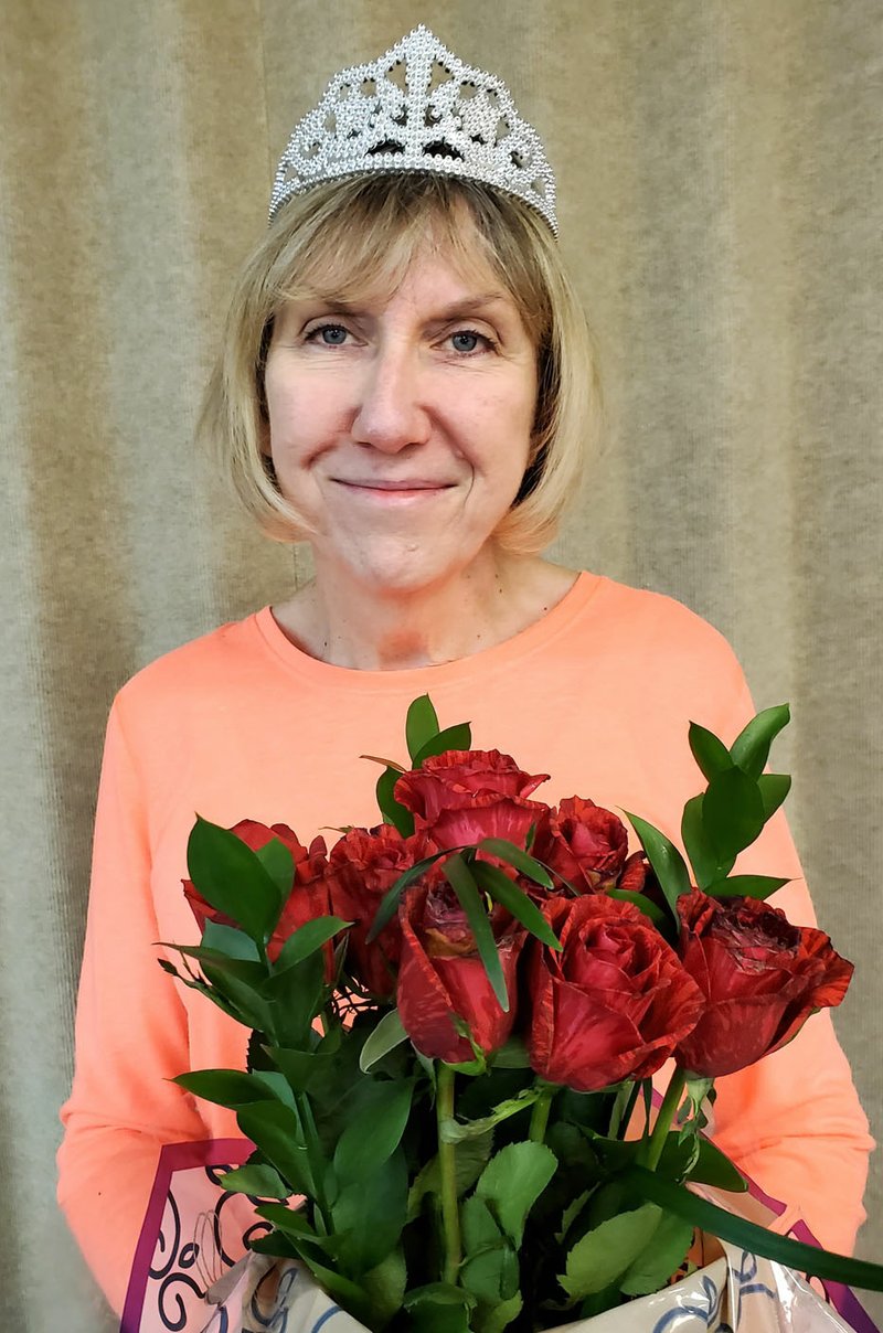 Photo submitted Helen Hirter was crowned chapter queen for losing the most weight in 2018 and was presented a dozen red roses.