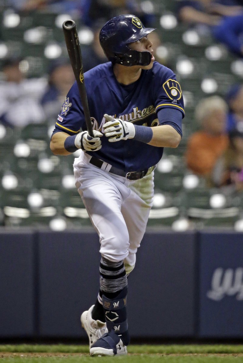 Christian Yelich hits leadoff homer as Milwaukee Brewers beat Chicago Cubs  6-2 for 9th straight win