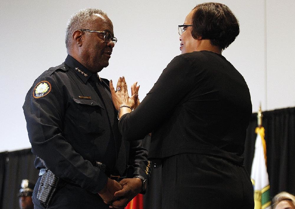 New police chief Humphrey takes command in Little Rock ceremony