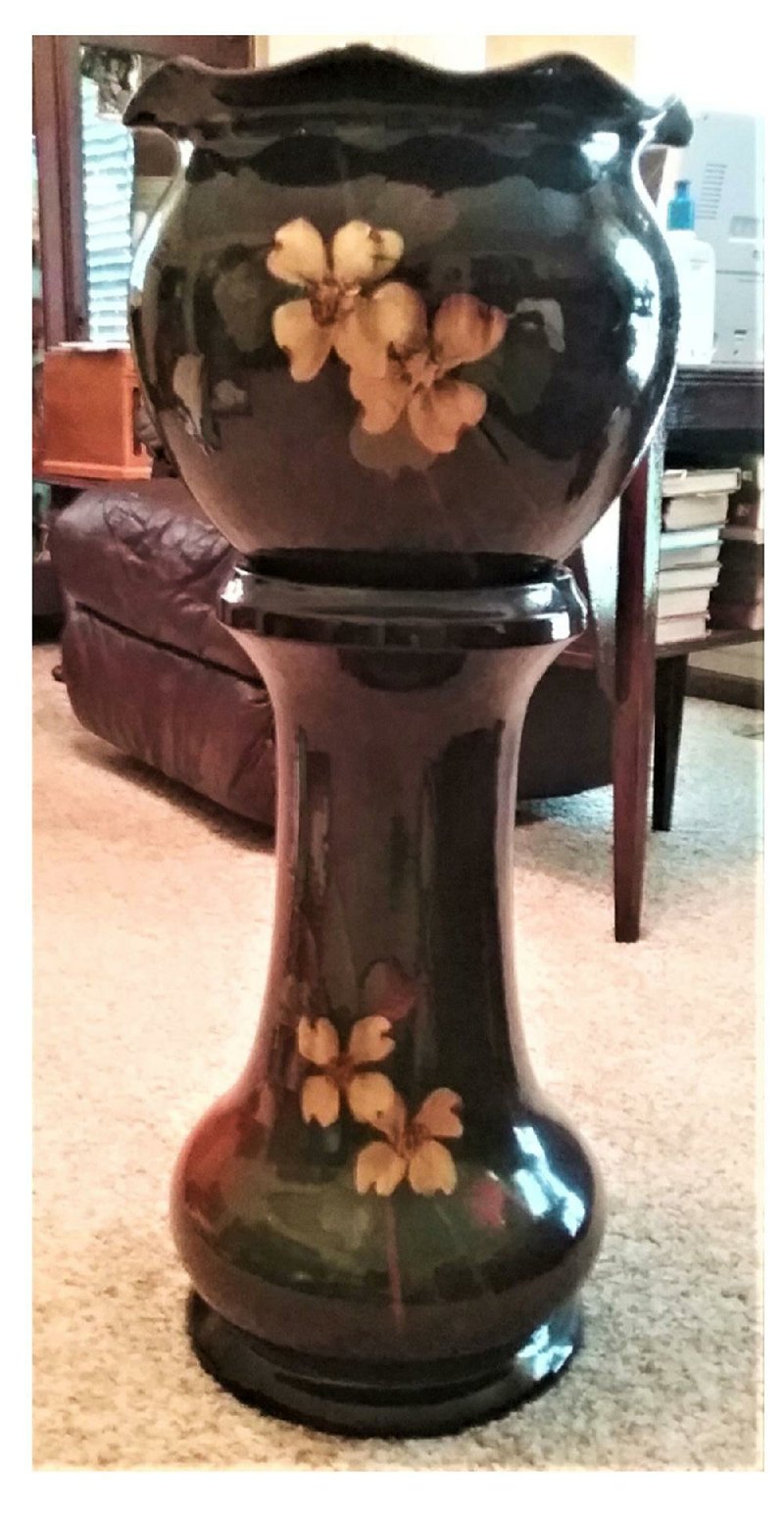 This jardiniere and pedestal were probably made in Ohio in the  early 20th century. 