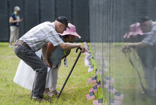 Vietnam Memorial Wall Replica Brings Stories Of Loss To Life Northwest Arkansas Democrat Gazette