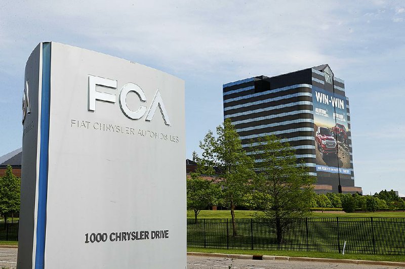 Fiat Chrysler Automobiles, with world headquarters in Auburn Hills, Mich., proposed Monday to merge with France’s Renault to create the world’s third-biggest automaker, and combine forces in making electric and autonomous vehicles. 