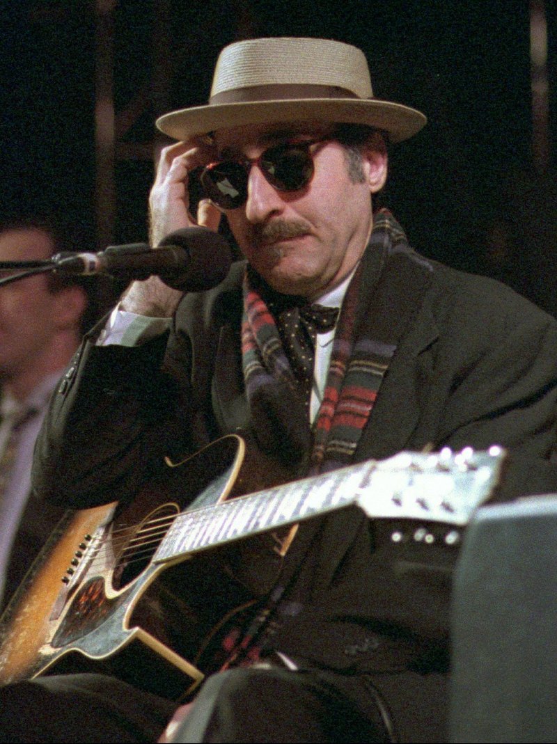The unclassifiable Leon Redbone performs at the eighth annual Redwood Coast Dixieland Jazz Festival in Eureka, Calif., Saturday, March 28, 1998. 