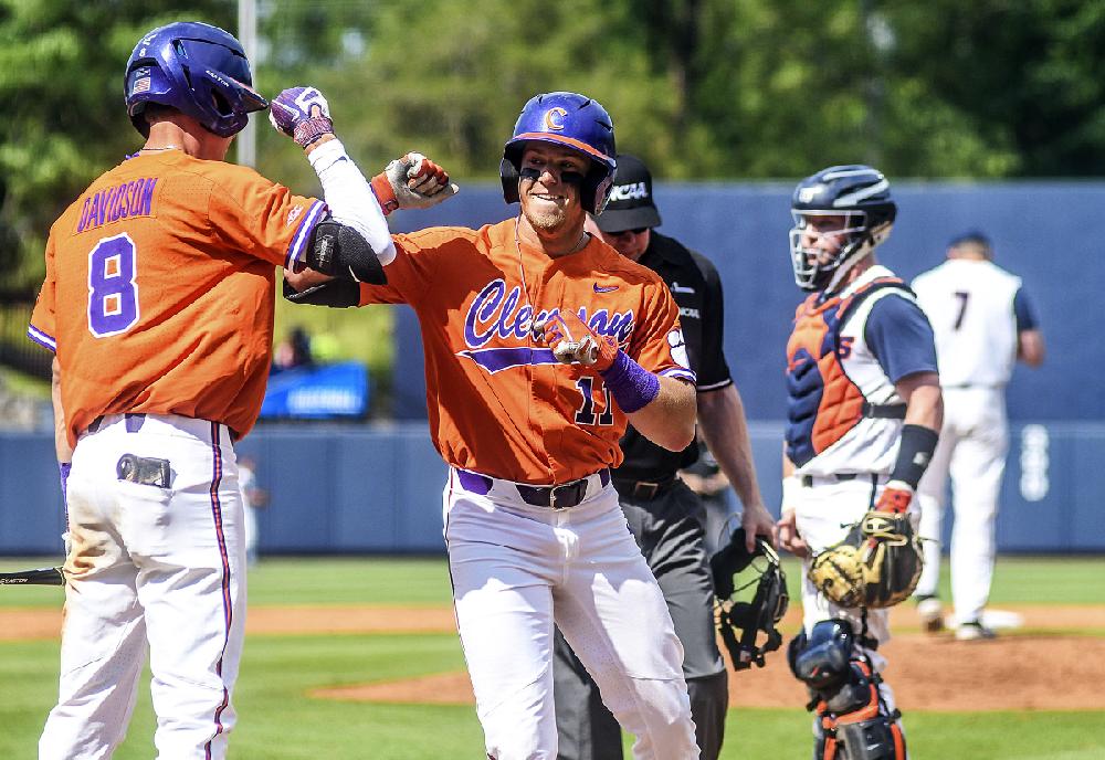 Offensive avalanche gives No. 3 Florida series win over Auburn