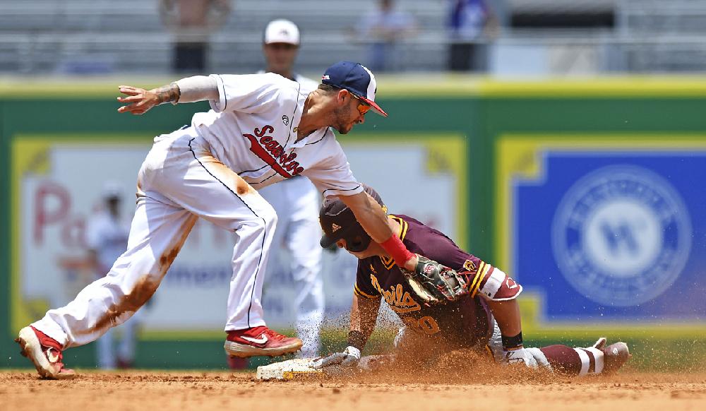 College World Series 2016 scores and bracket: Arizona eliminates UC Santa  Barbara 