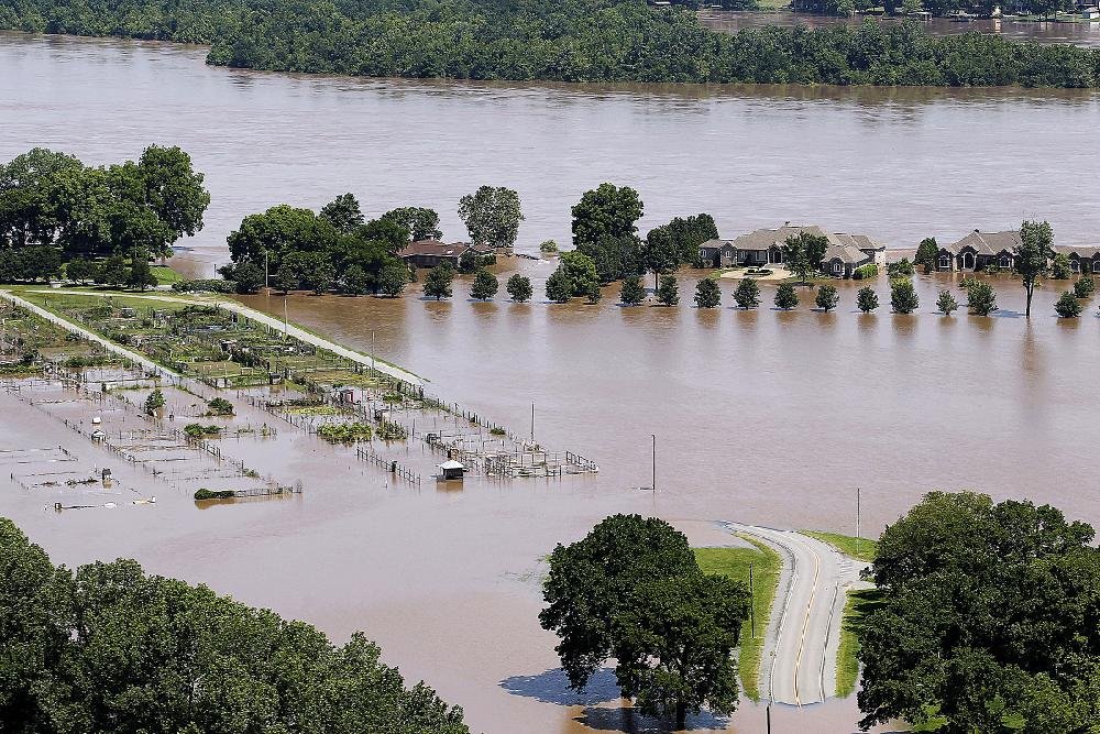 Time to go, police advise residents in part of North Little Rock