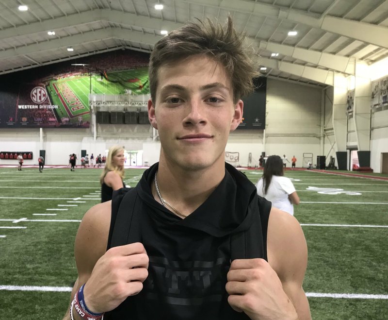 2020 WR Hayden Metcalf is joining his sister in Fayetteville after pledging to the Hogs. 