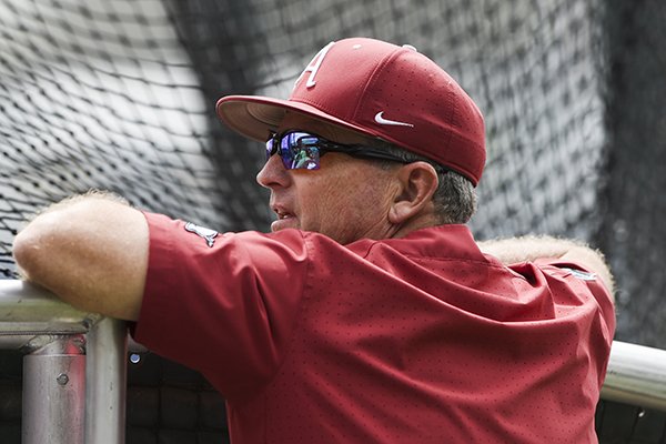 Arkansas coach Dave Van Horn watches batting practice Friday, June 14, 2019, at TD Ameritrade Park in Omaha, Neb.