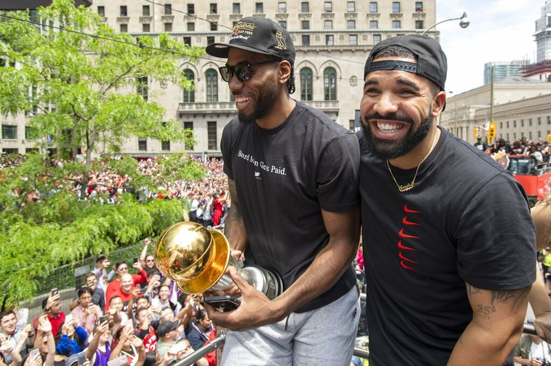 Kawhi leonard sales trump