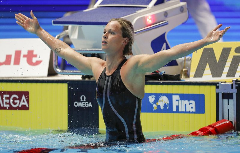 Viva Federica: Pellegrini wins 8th world medal in 200 free | Hot ...