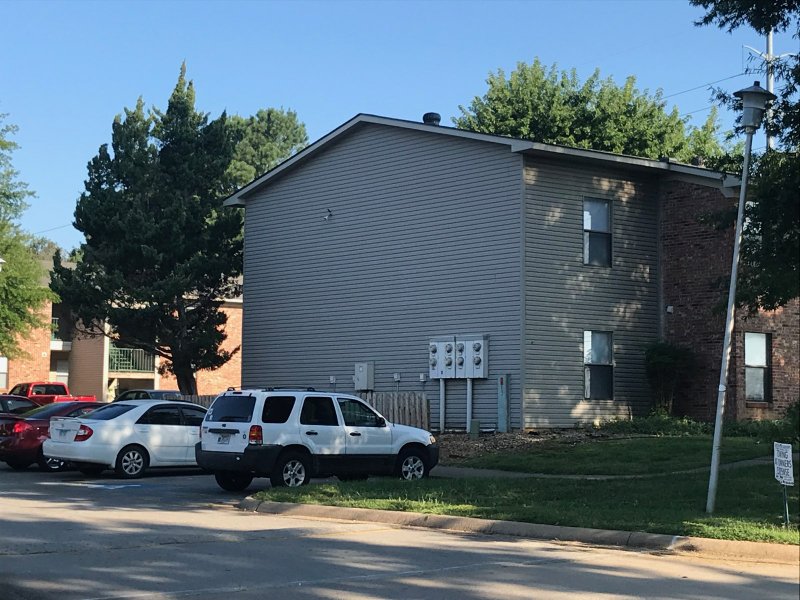 An area of Chestnut Meadows Apartments, where a non-life threatening shooting took place early this morning. (Photo by David Gottschalk)