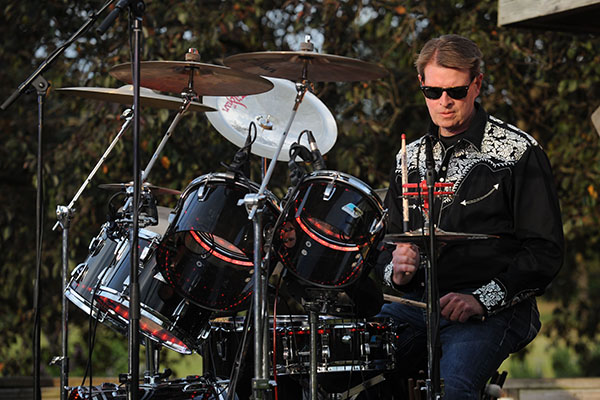 WholeHogSports - A 'Sinner': Razorback Foundation director moonlights ...