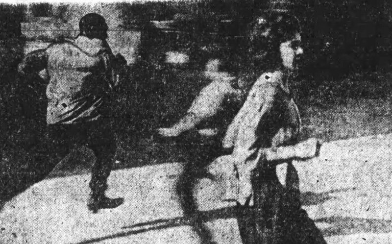 This photo of a black man running from a murderous mob during riots on the South Side of Chicago appeared in the Aug. 3, 1919, Arkansas Gazette. (Arkansas Democrat-Gazette)