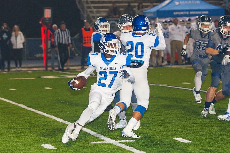 Sylvan Hills junior wide receiver Shajuan Esteen, who was also one of the Bears’ top rushers, had a team-high 26 catches for 300 yards and 4 touchdowns last season.