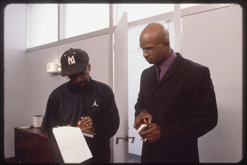 Spike Lee (left) directs Damon Wayans on the set of "Bamboozled." (New Line Cinema)
