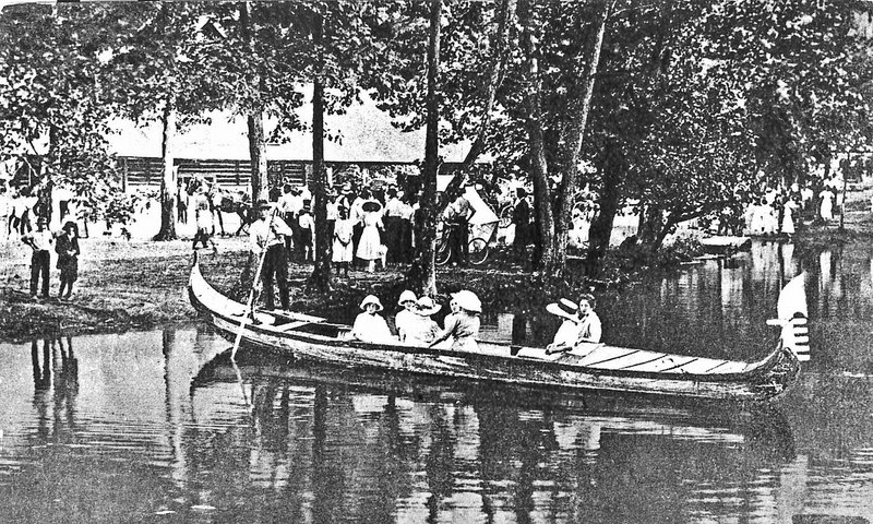 Photo courtesy Shiloh Museum/Bob Besom collection Visitors get off the train in Monte Ne, a resort that flourished southeast of Rogers around the turn of the 20th century, and enjoy a gondola ride to their hotel in this 1914 photo.