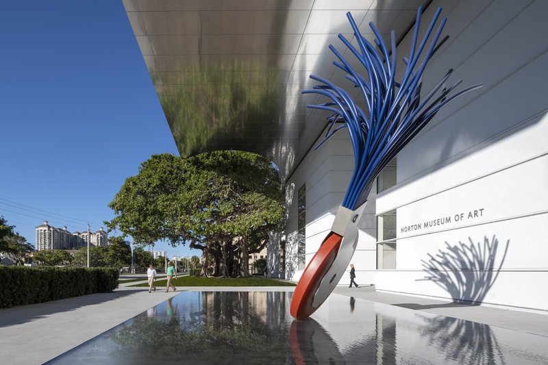 The Norton Museum of Art's new Heyman Plaza, designed by Foster + Partners. Featuring Typewriter Eraser, Scale X (1999) by Claes Oldenburg and Coosje Van Bruggen. (Photo by Nigel Young via TNS/Foster + Partners)