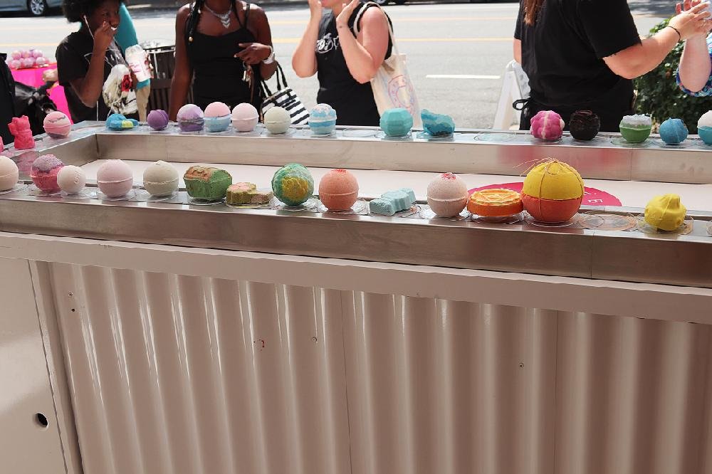 Lush Bath Bomb Shop Sells Out Before Closing