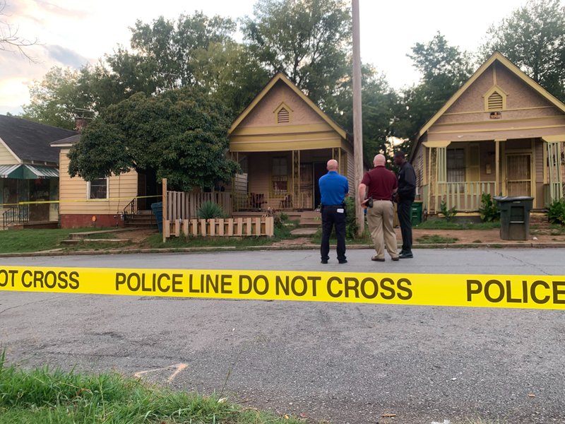 Police are on the scene of a reported homicide at 1910 S. Pulaski St. in Little Rock.
