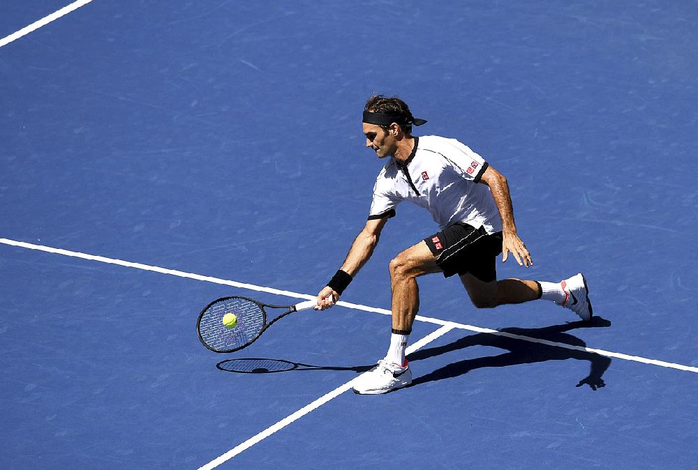 Prickly Federer Breezes To Victory