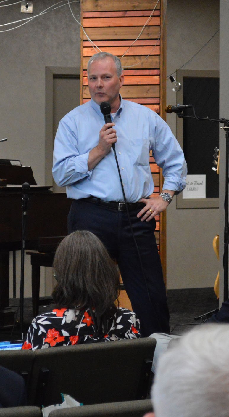 Sierra Bush/Siloam Sunday Arkansas Lieutenant Governor Tim Griffin speaks to members of the Siloam Springs Republican Women, the community and elected officials during the Republican Women's meeting on Tuesday, Aug. 27, 2019.