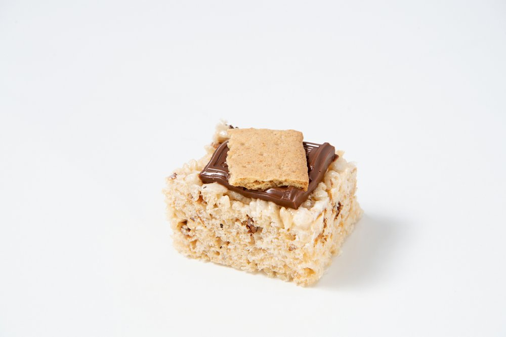 Campfire Marshmallow Bars become S'mores Bars with the addition of milk chocolate and a graham cracker.
Photo by Mariah Tauger (Los Angeles Times/TNS)