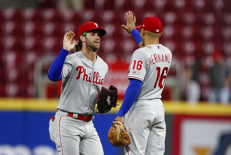 Bryce Harper returns to Phillies, but goes hitless as Dodgers