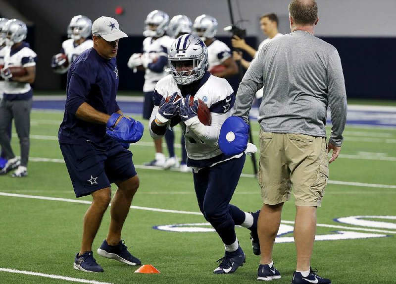 Holdout Ezekiel Elliott still absent from Dallas Cowboys as first game  draws near, Dallas Cowboys