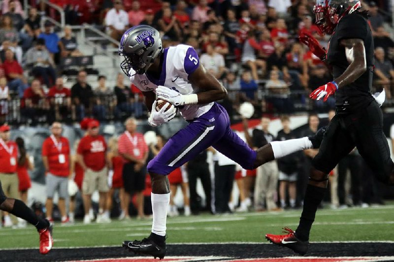 Sophomore Lujuan Winningham has 22 catches for 477 yards and 6 touchdowns through 3 games for the Bears. He is fourth in receptions among Southland Conference players.