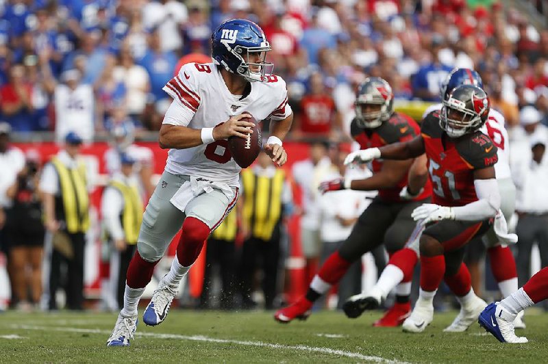 NY Giants vs. Bucs: No Saquon, but Daniel Jones rallies for victory